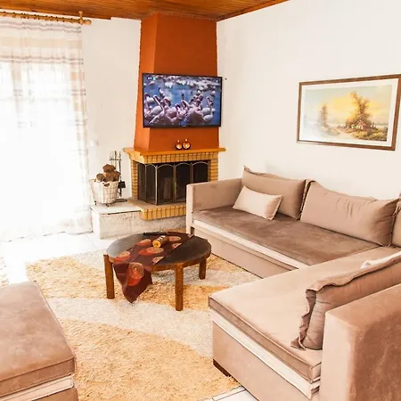 Filoxenia Maisonette Downtown Arachova! * Arachova